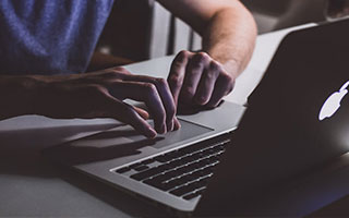 开云网页版-日本队多次打破对方防线，日本队失误