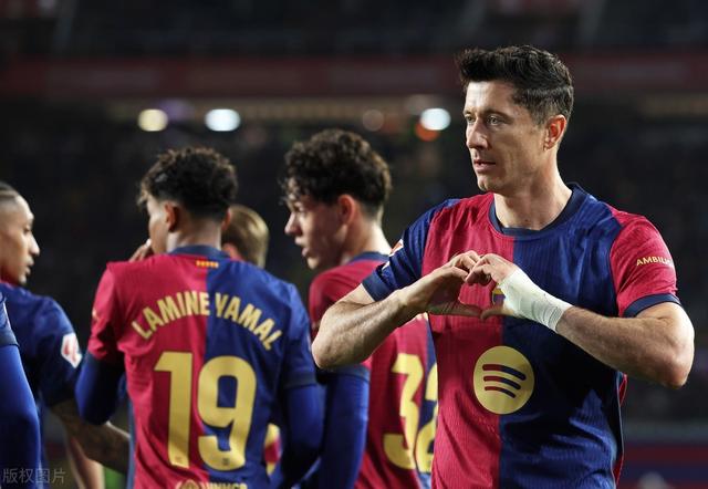 正版开云体育娱乐app-西甲精彩攻防双线，表现突出的球员赢得掌声的简单介绍